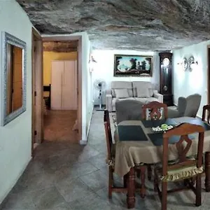 https://cueva-sasha.tenerifehoteles.net